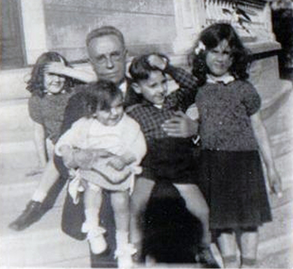 André Navarre et ses petits enfants Borel